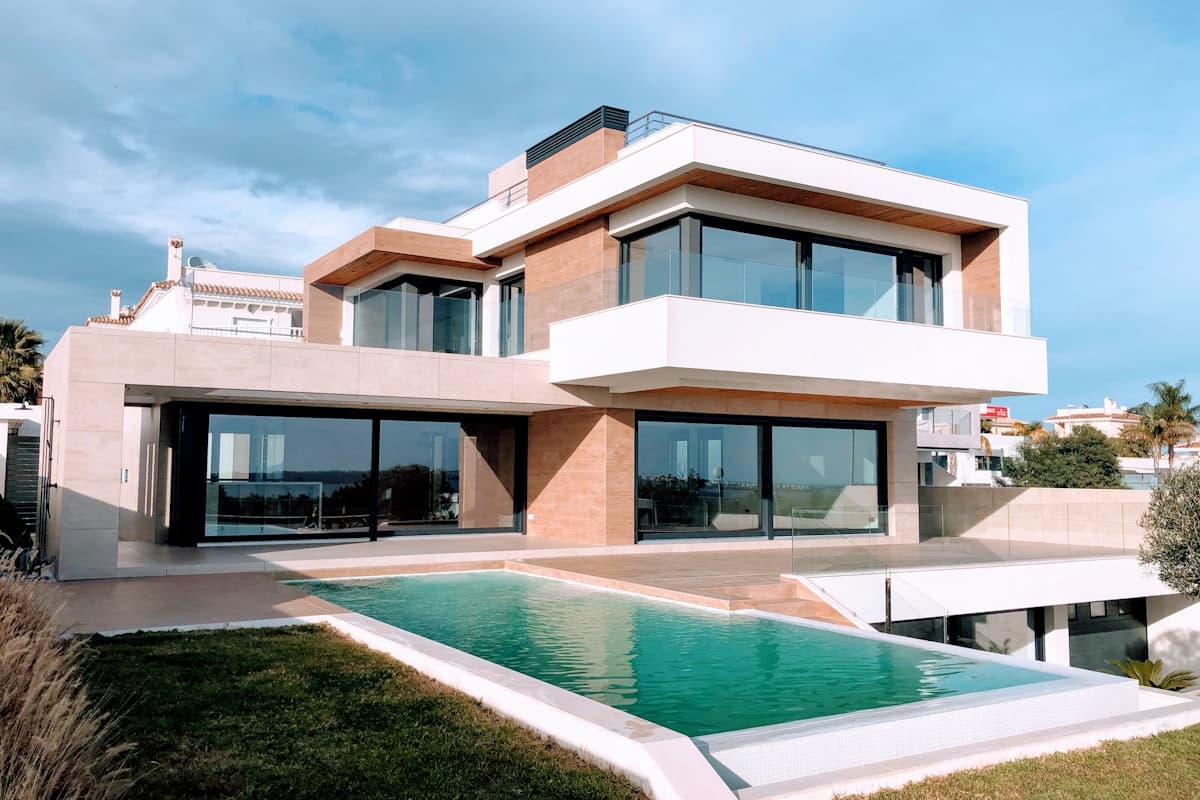 Luxury Pool Villa in Patong Hills - Photo 1